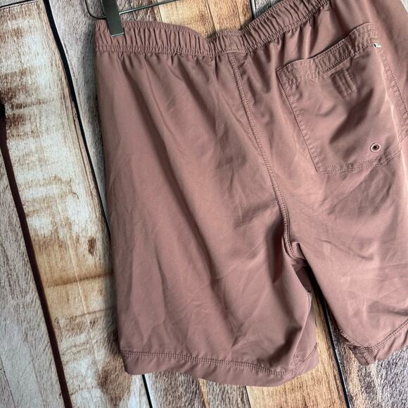 Vuori Kore Lined Shorts 7" Summer Red Small Mens Activewear Running Athleisure - Picture 5 of 8